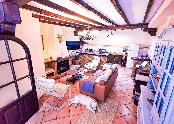Grazalema - Casita La Calma - Incredible Views, Clima Frio-Calor, Wifi & Private Parking Optional
