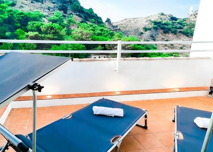 Grazalema - Casita La Calma - Incredible Views, Clima Frio-Calor, Wifi & Private Parking Optional