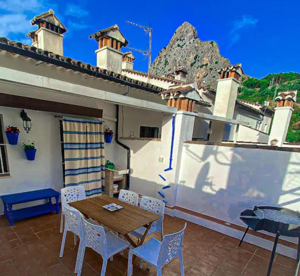 Vakantiehuis - Casita La Calma - Incredible Views, Clima Frio-calor, Wifi & Private Parking Optional Grazalema